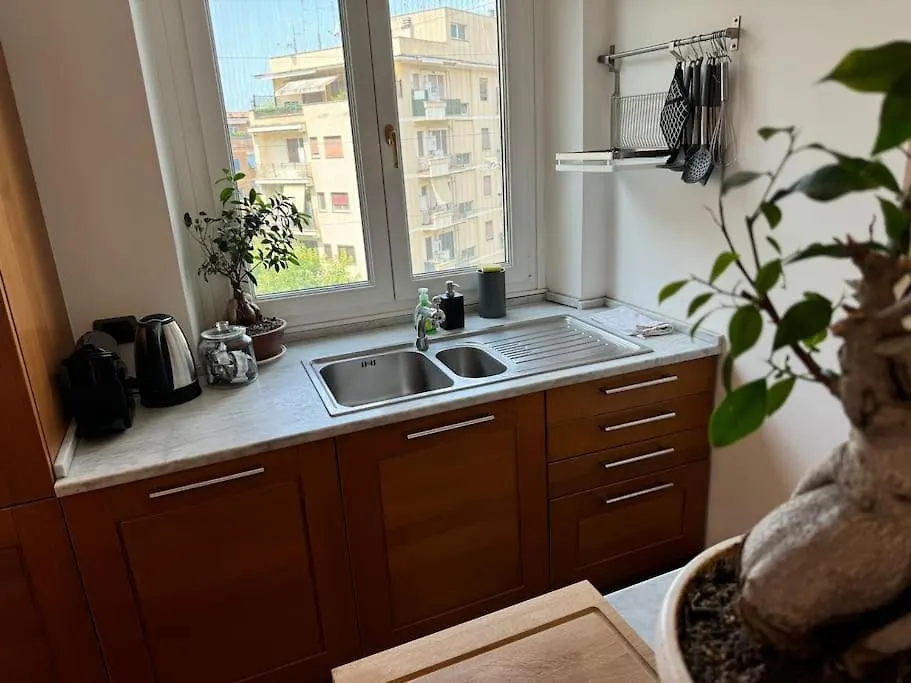 Quarto Piano - Intero Alloggio A Roma 0*, Rome Italy