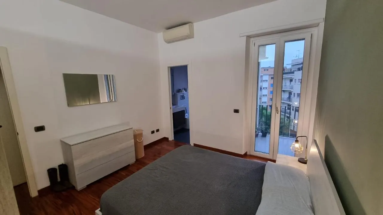 Quarto Piano - Intero Alloggio A Roma 0*, Rome